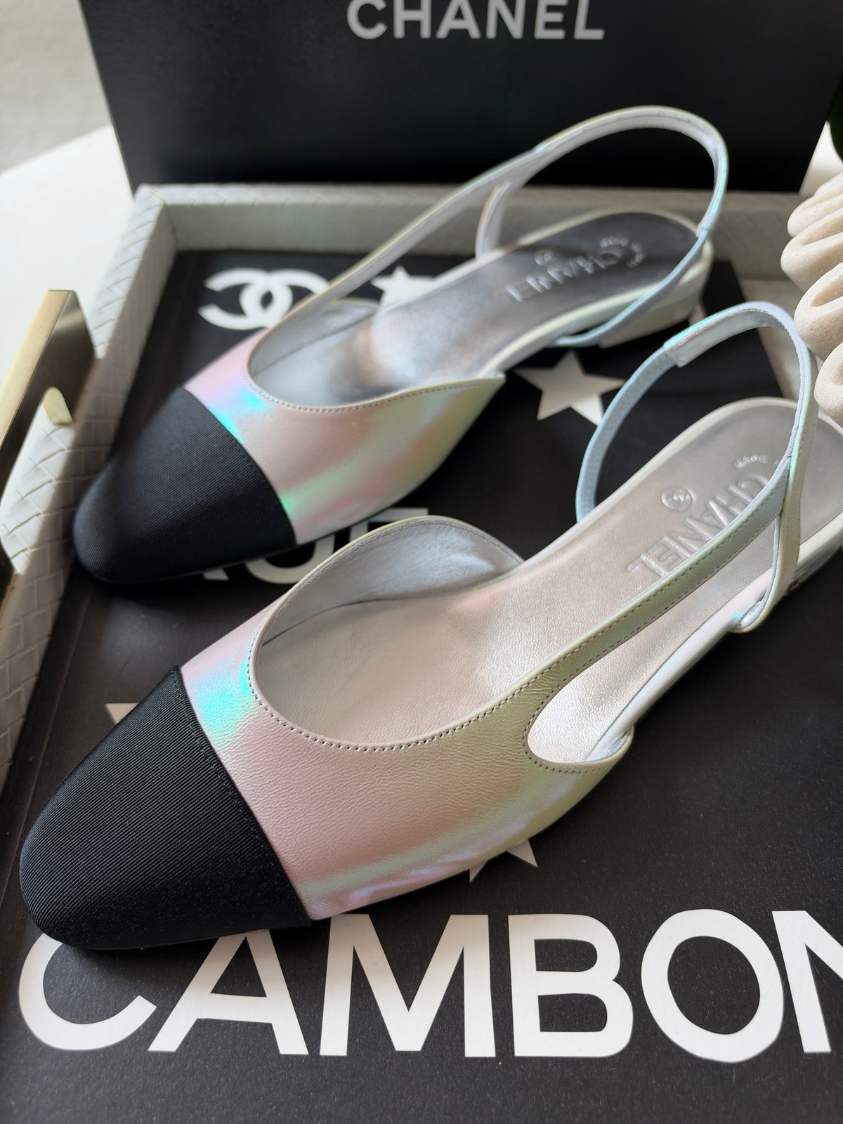 Chanel 26K Pearl White Iridescent Black Cap Toe Slingback Sling Flats