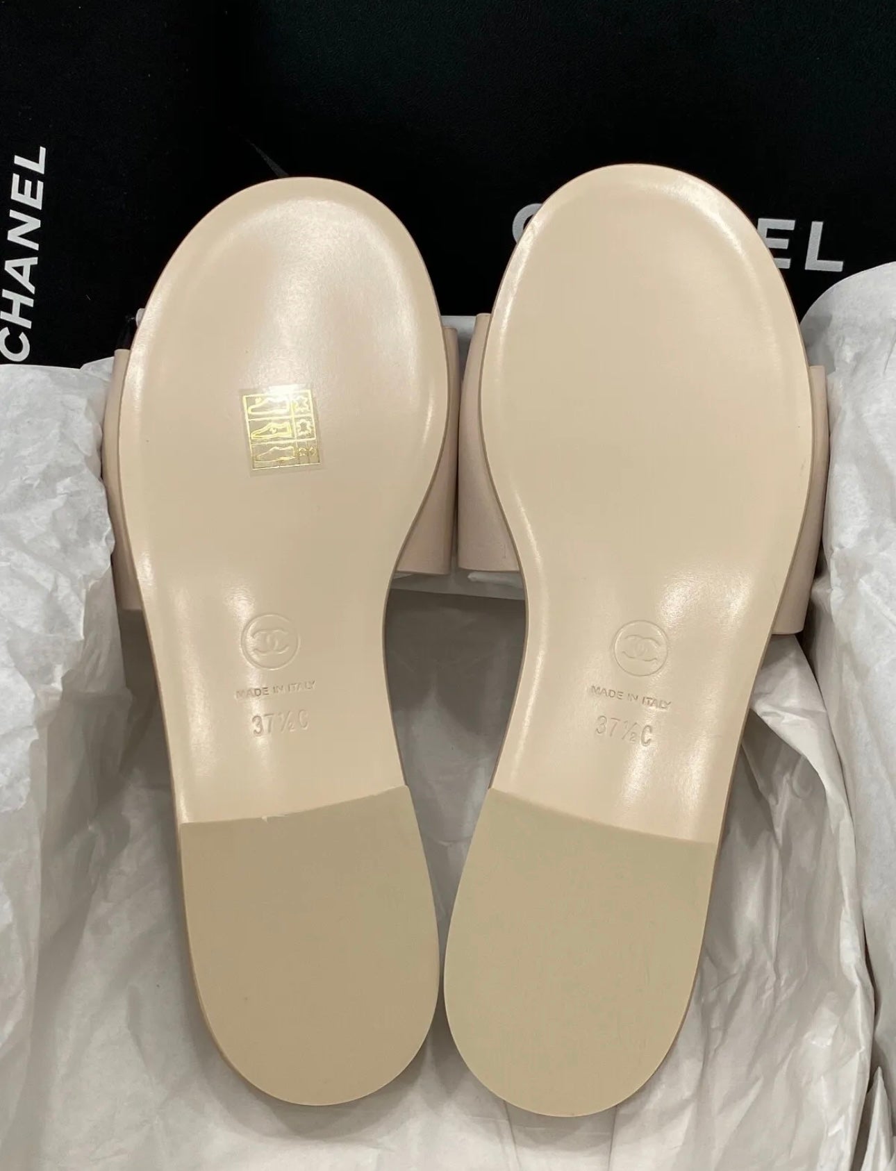 CHANEL CHA NEL LOGO BEIGE LEATHER FLAT SHOES SLIDES MULES – Miami