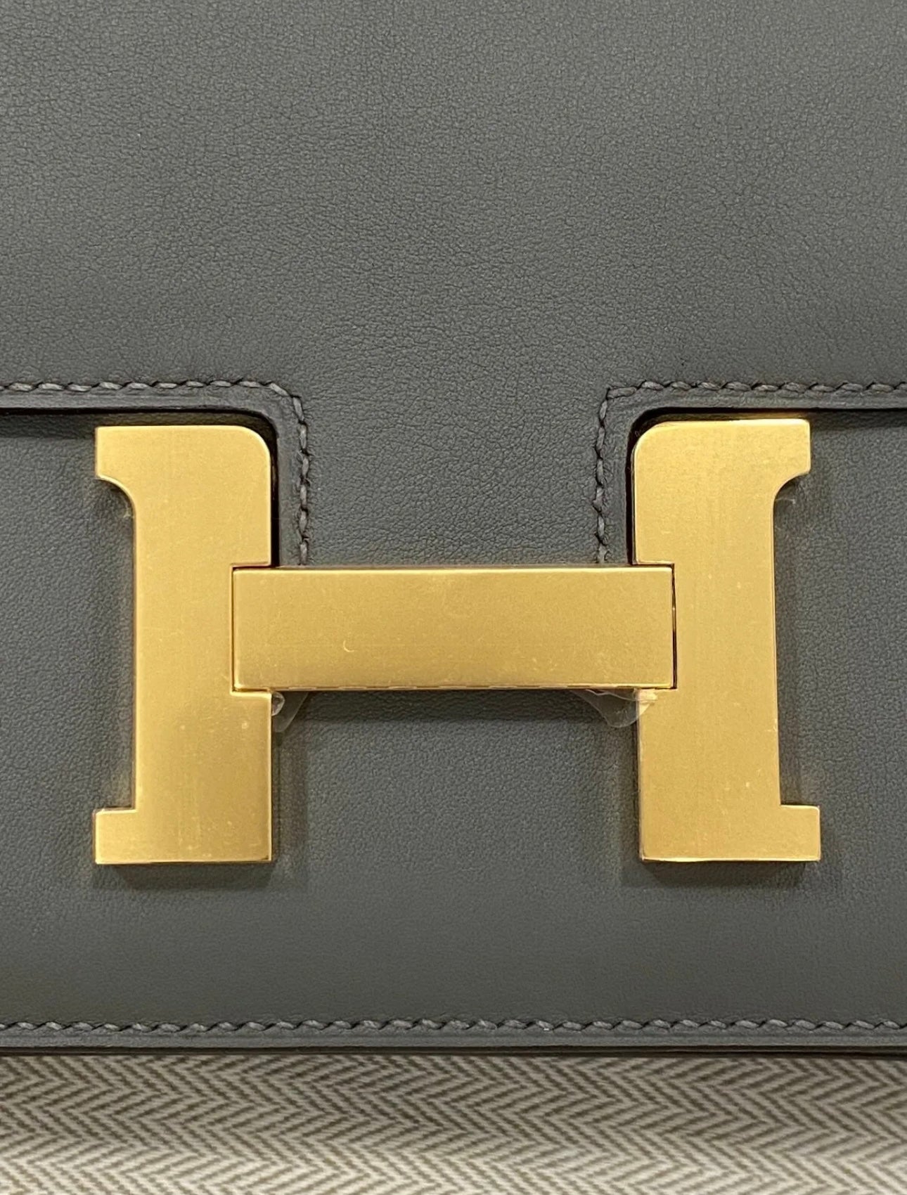 Hermes Constance 18 in Gold Swift Leather