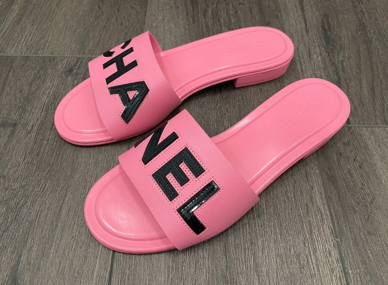 CHANEL CHA NEL LOGO PINK LEATHER FLAT SHOES SLIDES MULES