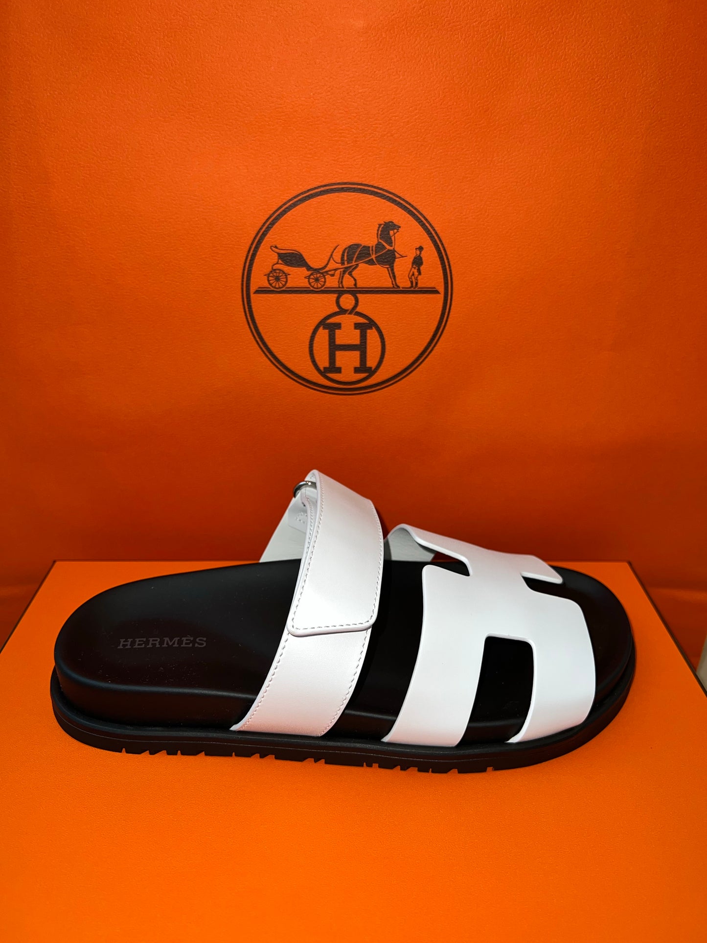 HERMES H CHYPRE WHITE BLACK LEATHER SANDALS SHOES FLAT SLIDES