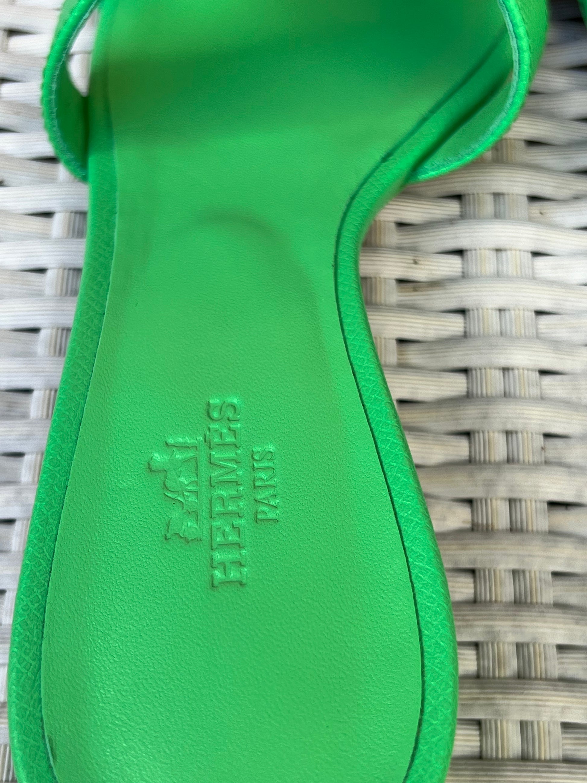 Hermes Oasis H Vert Pomme Green Epsom Leather Sandals Shoes – Miami Lux  Boutique