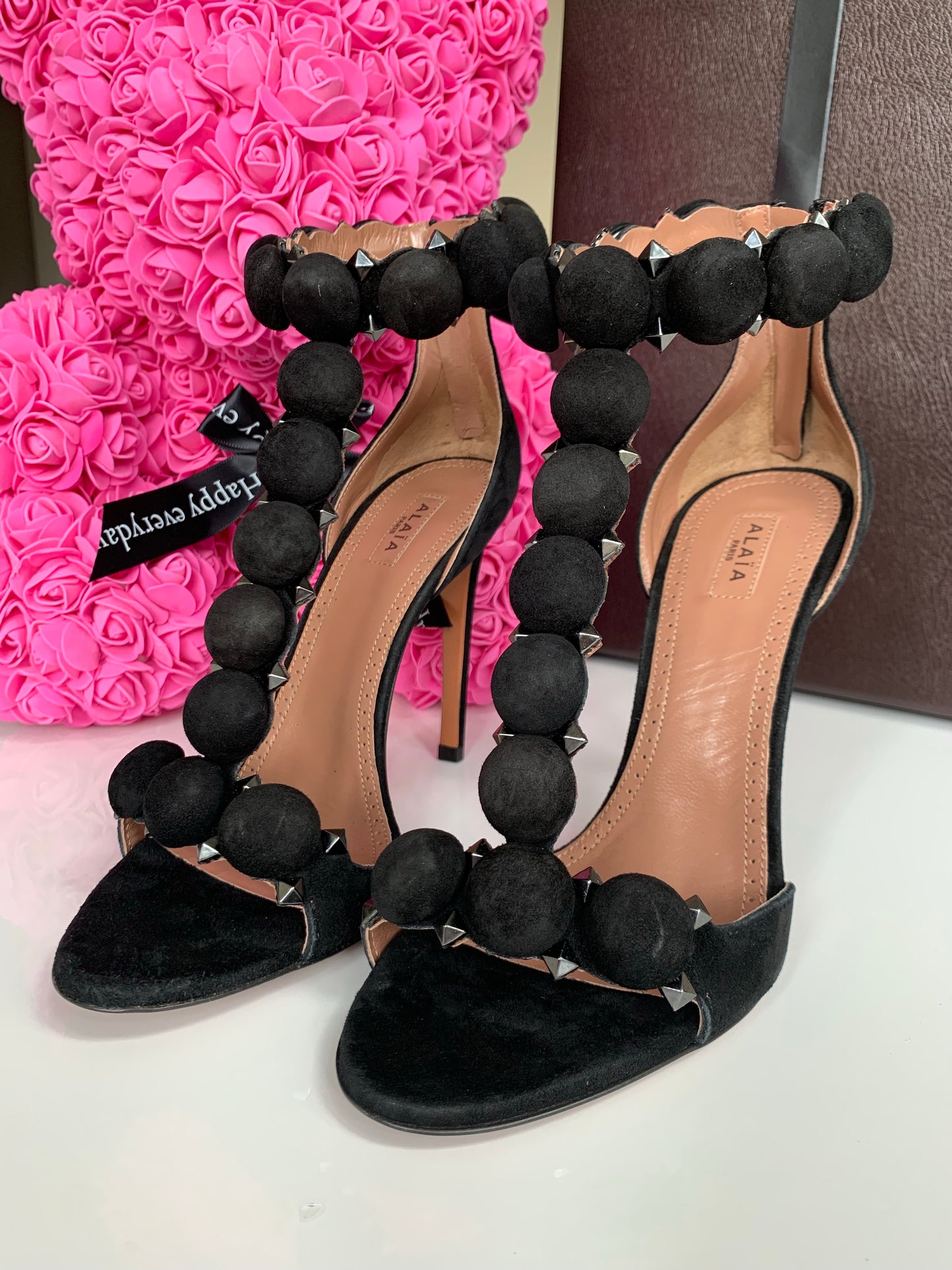 $1.5 K Alaia Black Suede T-Strap Bombe Sandals Shoes Open Toe Heels