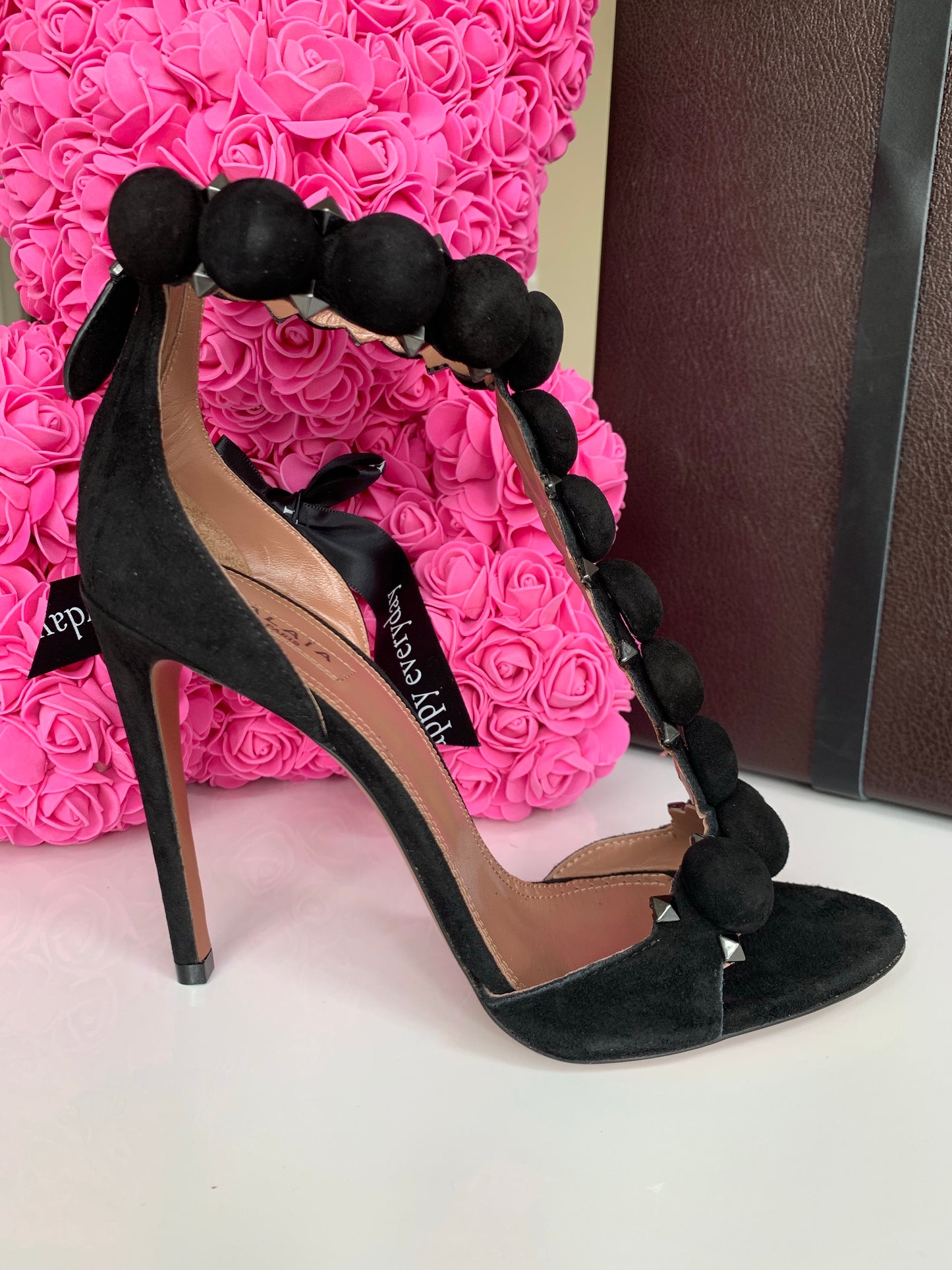 $1.5 K Alaia Black Suede T-Strap Bombe Sandals Shoes Open Toe Heels