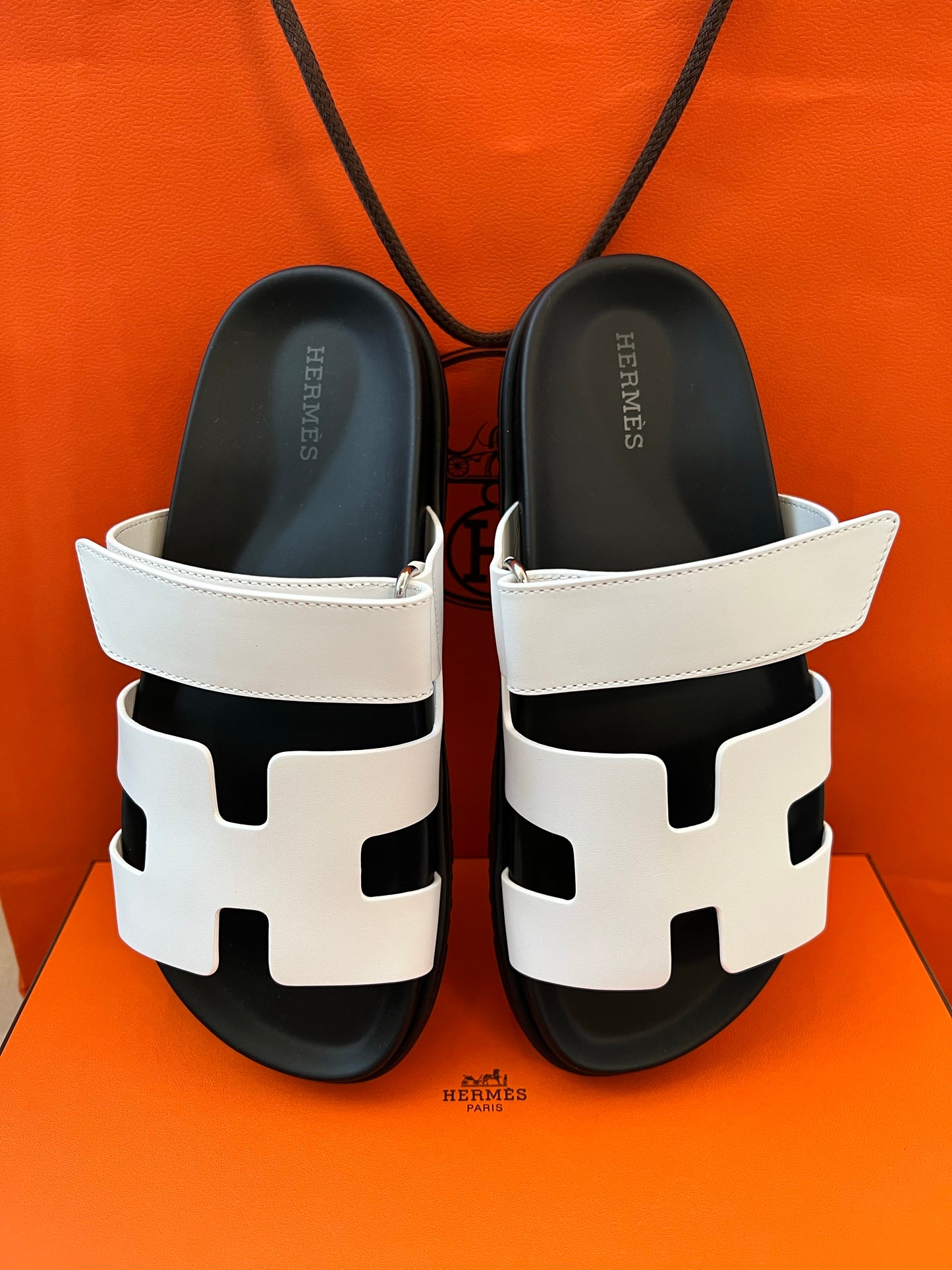 HERMES H CHYPRE WHITE BLACK LEATHER SANDALS SHOES FLAT SLIDES