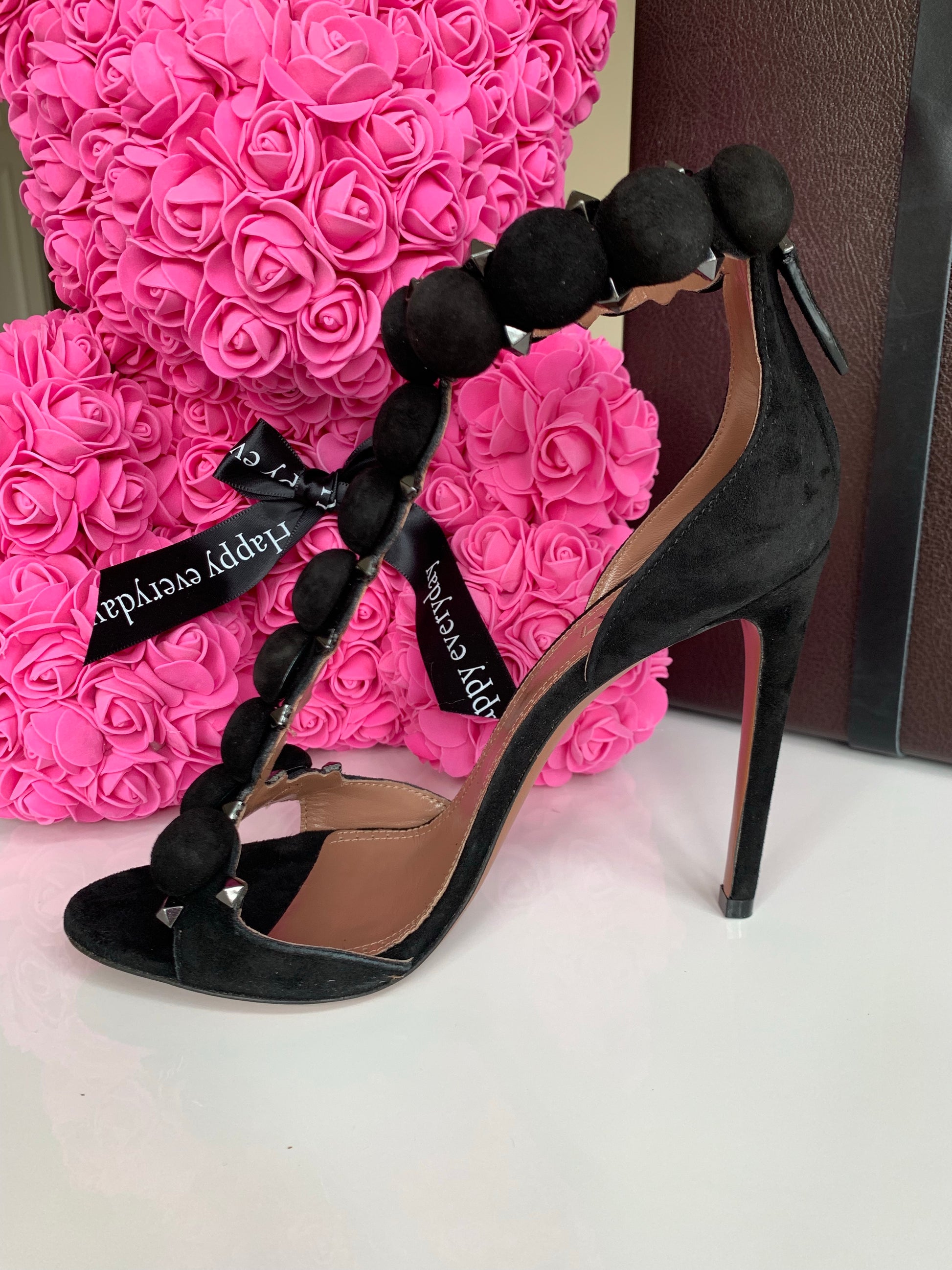 $1.5 K Alaia Black Suede T-Strap Bombe Sandals Shoes Open Toe Heels