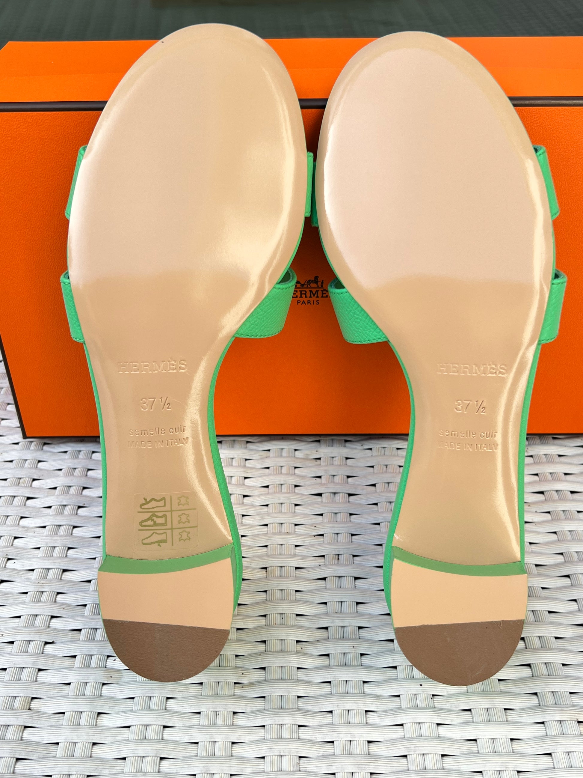 Hermes Oasis H Vert Pomme Green Epsom Leather Sandals Shoes – Miami Lux  Boutique