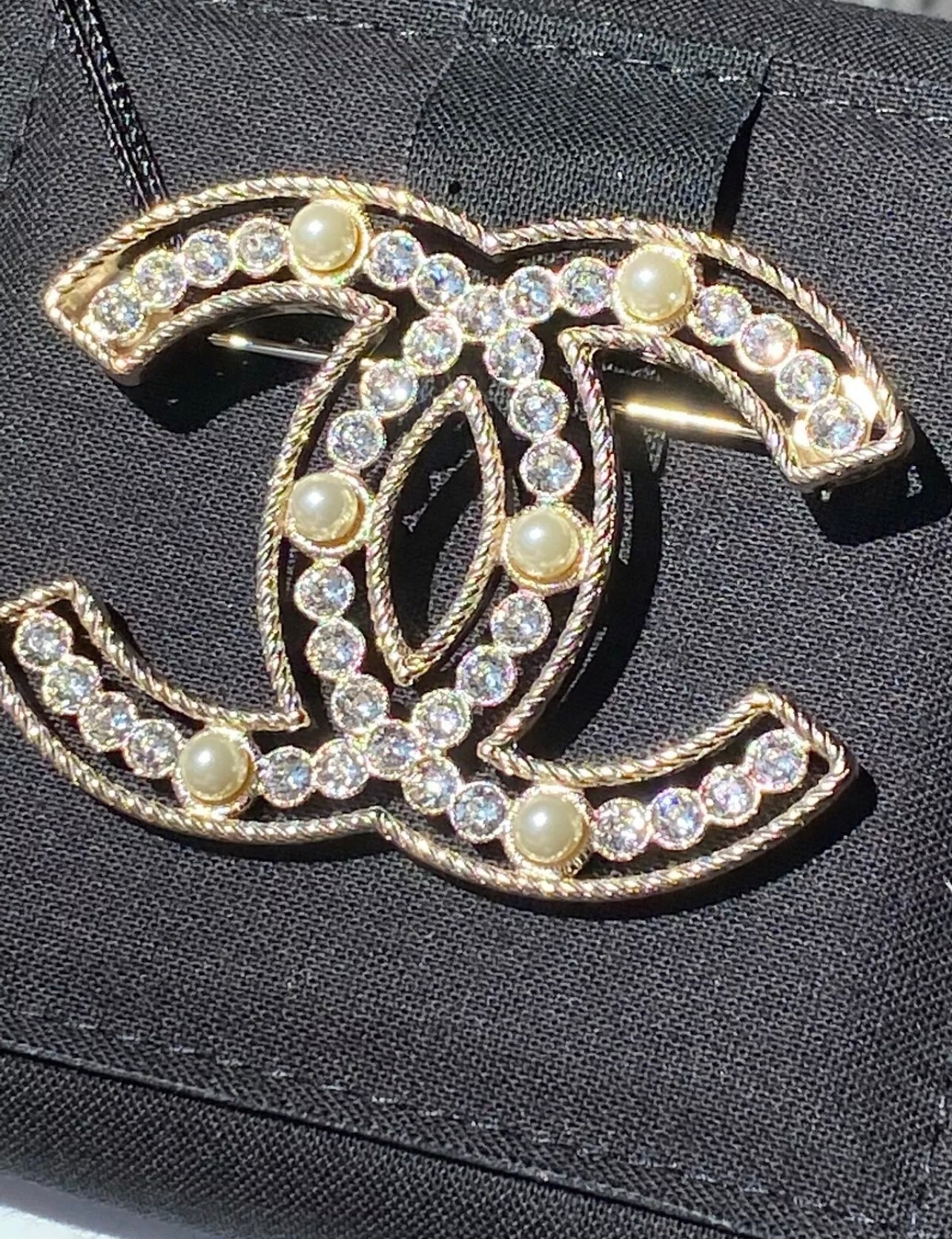 CHANEL CLASSIC GOLD LARGE BIG CC LOGO PEARLS CRYSTALS BROOCH PIN – Miami  Lux Boutique