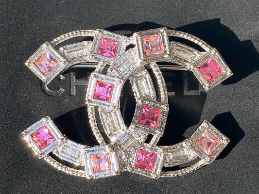 CHANEL 2017S SILVER CC LOGO WHITE AND PINK CRYSTALS SMALL BROOCH PIN