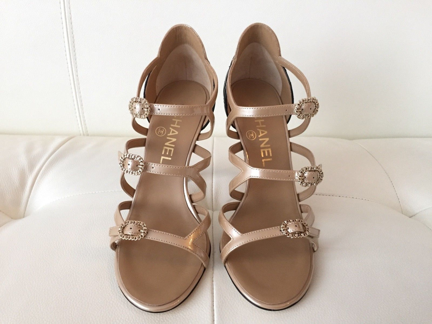 $1K CHANEL BEIGE BLACK LEATHER STRAPPY BUCKLE SANDAL SANDALS HEELS SHOES