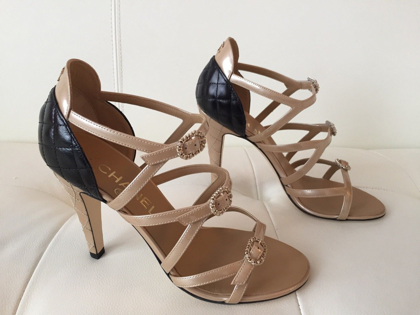 $1K CHANEL BEIGE BLACK LEATHER STRAPPY BUCKLE SANDAL SANDALS HEELS SHOES