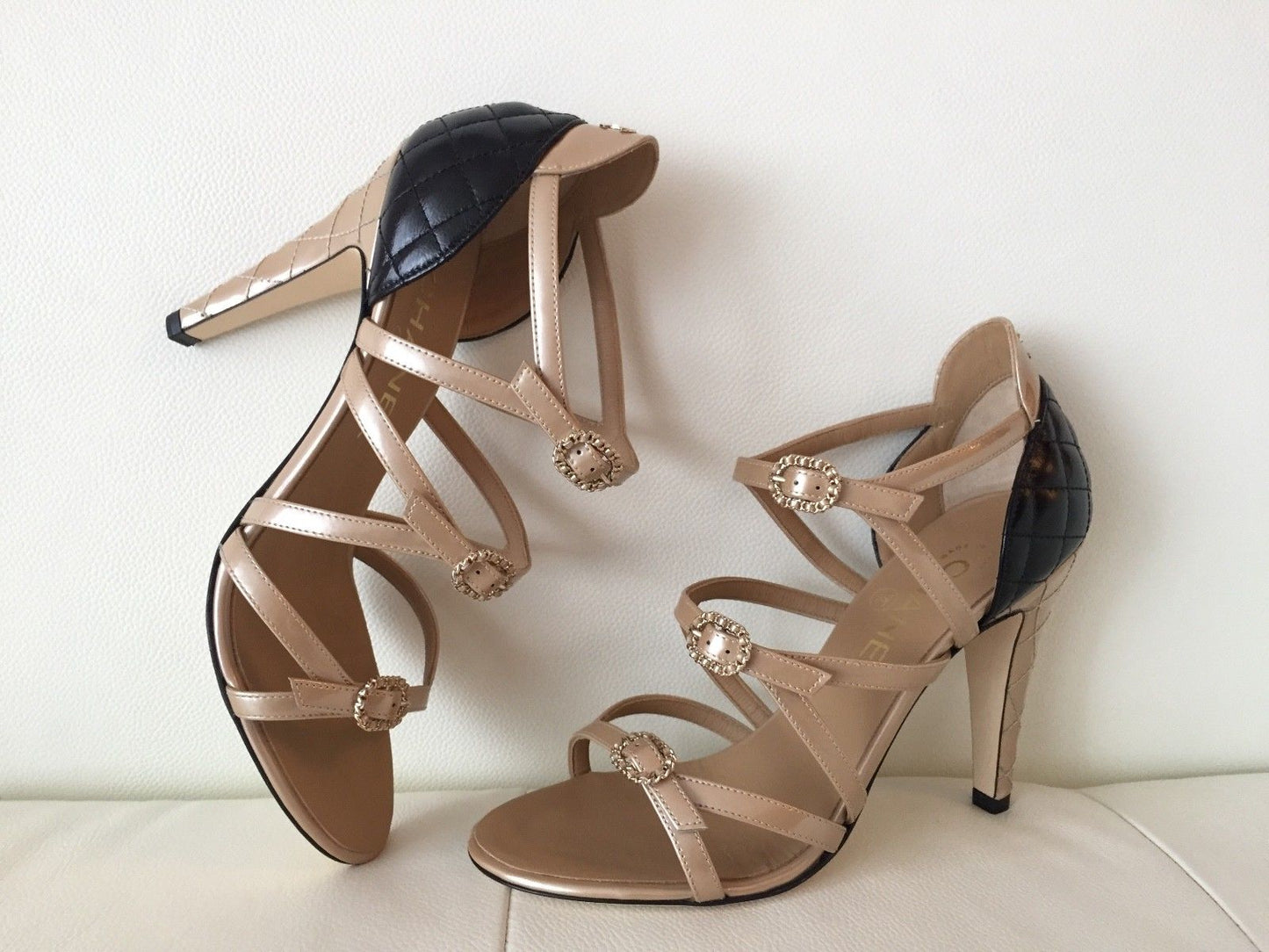 $1K CHANEL BEIGE BLACK LEATHER STRAPPY BUCKLE SANDAL SANDALS HEELS SHOES