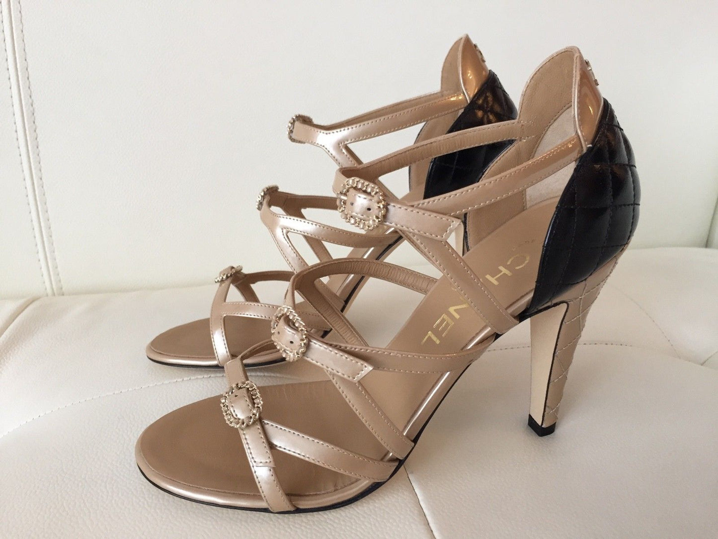 $1K CHANEL BEIGE BLACK LEATHER STRAPPY BUCKLE SANDAL SANDALS HEELS SHOES