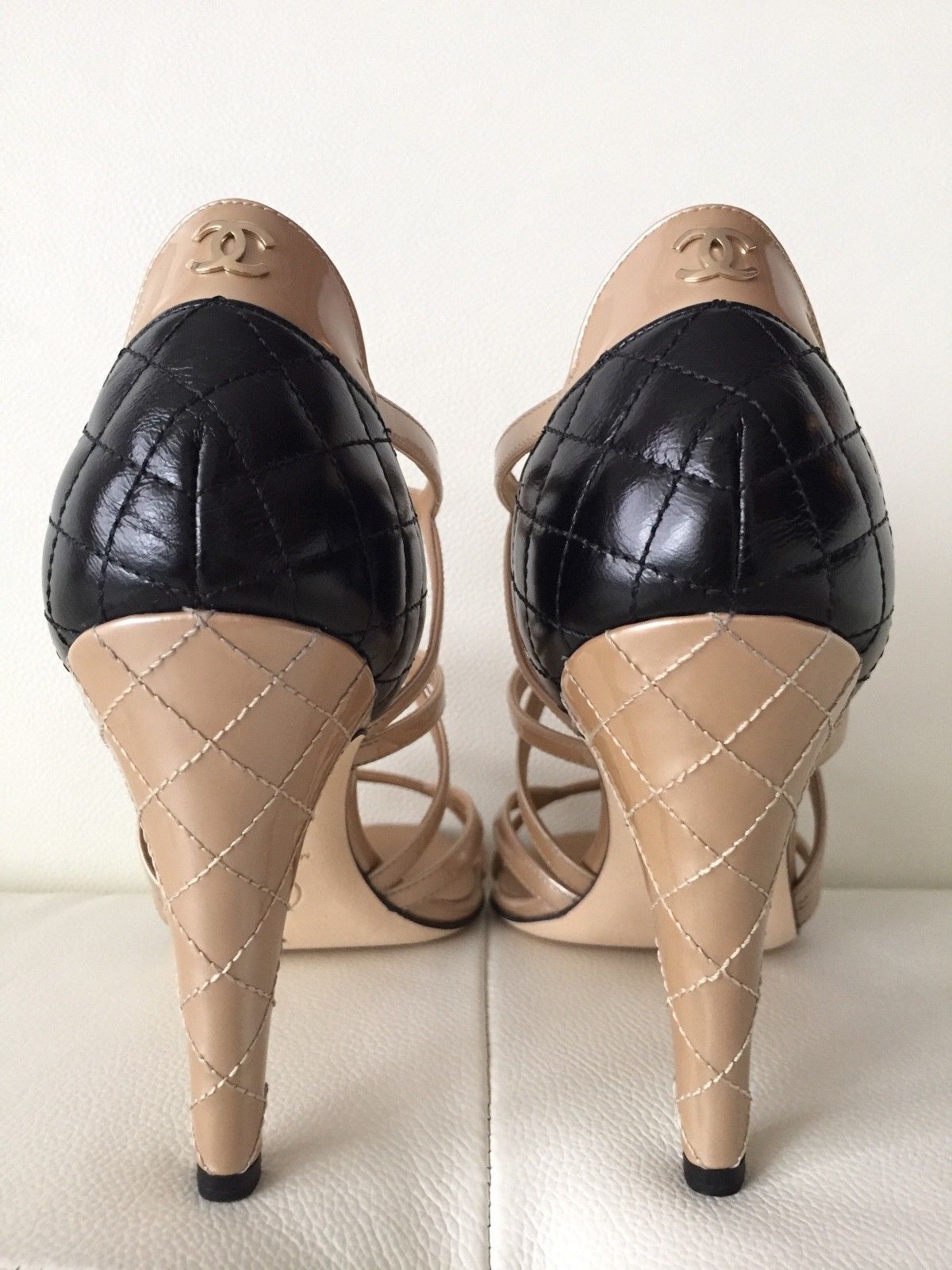 $1K CHANEL BEIGE BLACK LEATHER STRAPPY BUCKLE SANDAL SANDALS HEELS SHOES